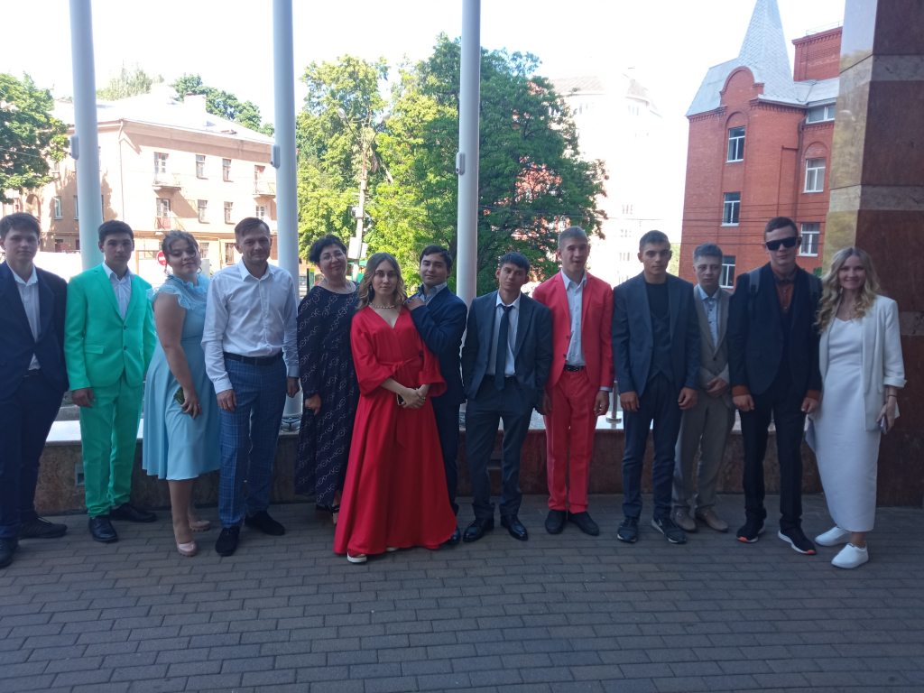 Выпускники Новоусманского многопрофильного техникума приняли участие в благотворительном концерте «Добрая Фея»
